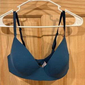 Victoria’s Secret tshirt lightly lined wireless bra
